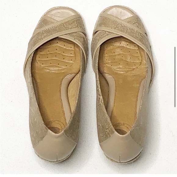 Lightly used tan lace wedge sandals - Picture 4 of 12